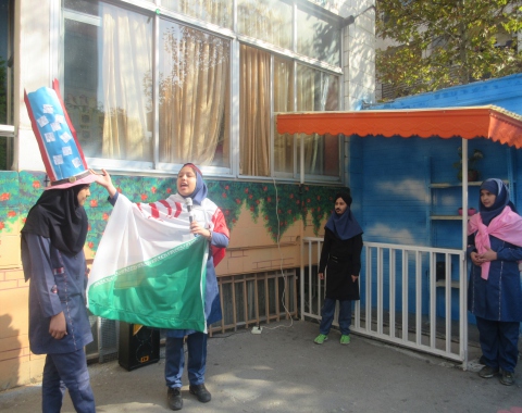 اجرای نمایش شاد ایران و آمریکا