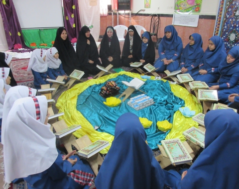 بازدید دبیر هشتمین دوره مسابقات قرآنی پرتو نور از آموزشگاه